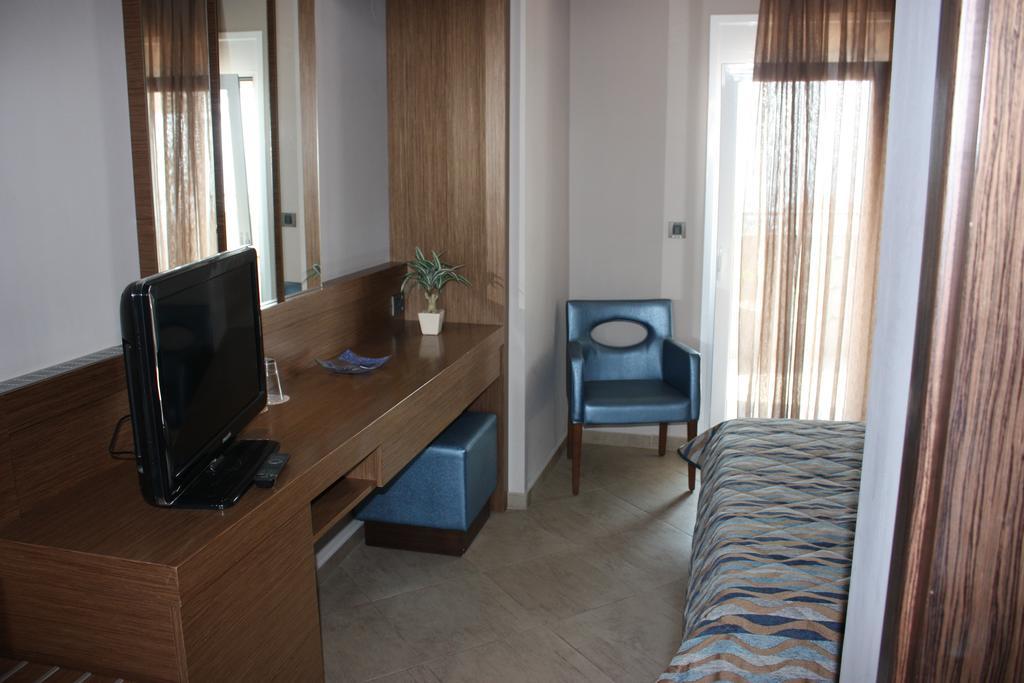 Hotel Cariatis Nea Kallikrateia 외부 사진