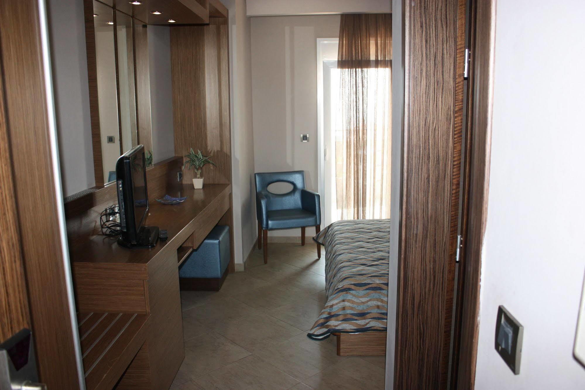 Hotel Cariatis Nea Kallikrateia 외부 사진