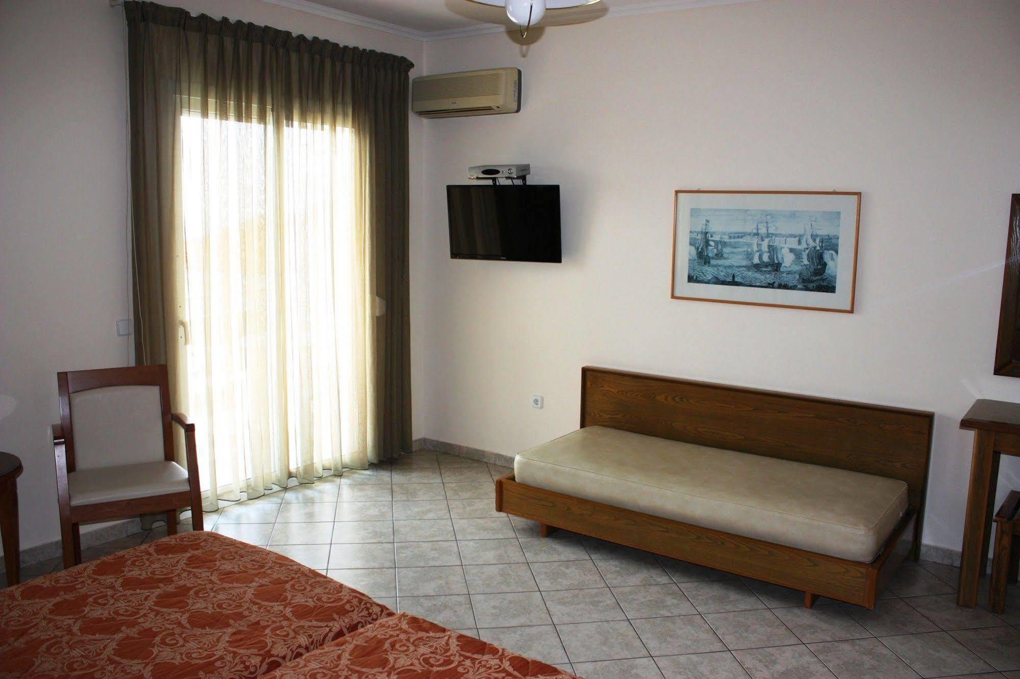 Hotel Cariatis Nea Kallikrateia 외부 사진
