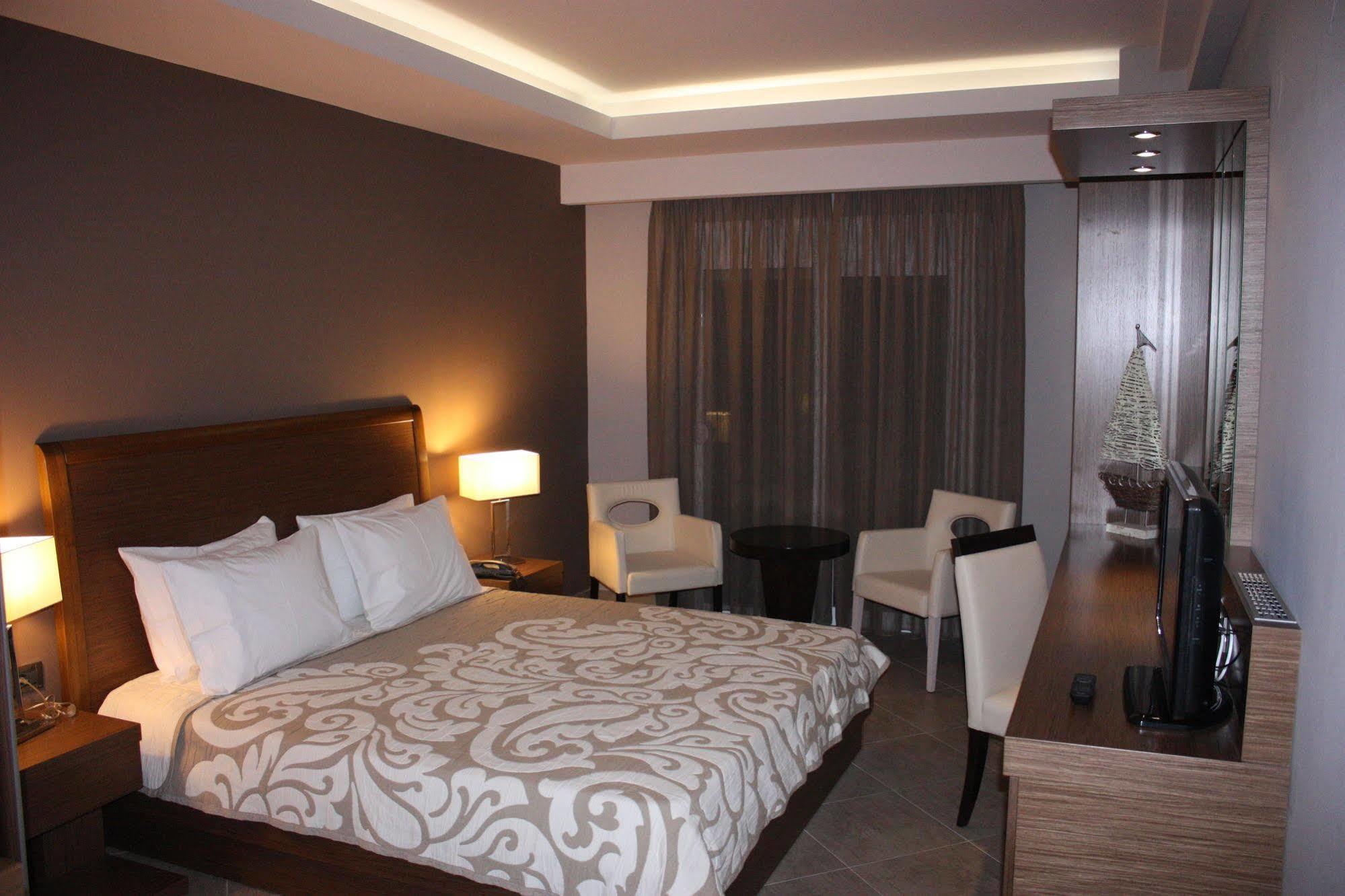 Hotel Cariatis Nea Kallikrateia 외부 사진